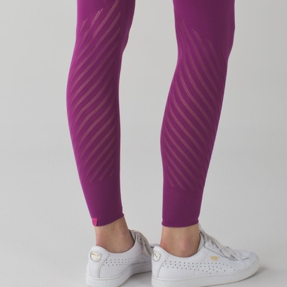 Lululemon Enlighten Leggings - Picture 4 of 5